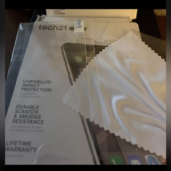 3/$30 Tech 21 Evo Glass Impact Resist Tough Screen Protector Cel iPhone 6 & 6s - Picture 10 of 12